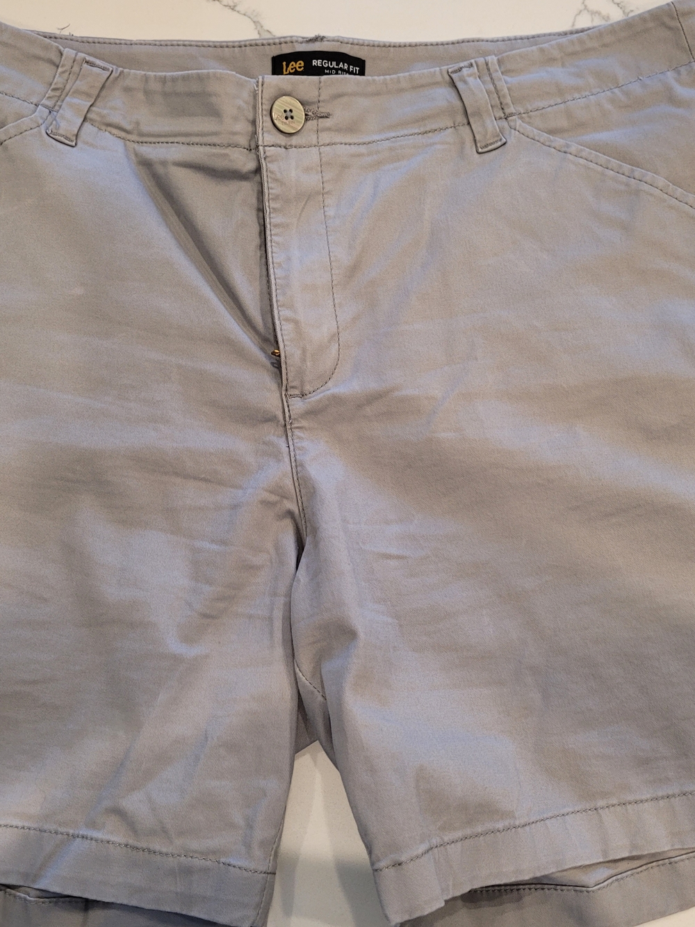 Lee WOMENS MID-RISE Regular Fit Light Gray Shorts NWOT SIZE 18